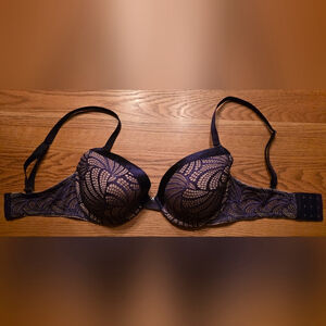 Fredericks Of Hollywood Lace Purple Bra